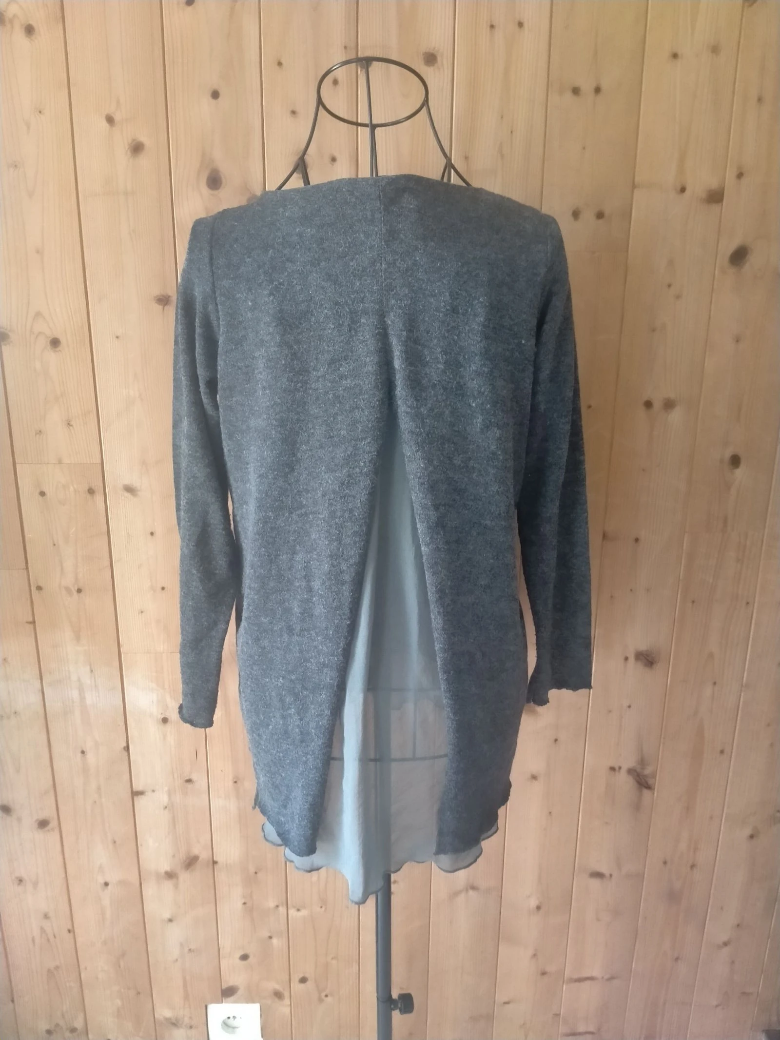 Grijze GAOS top voor dames maat 38 met lange mouwen en transparante rug van chiffon, chic – photo 2
